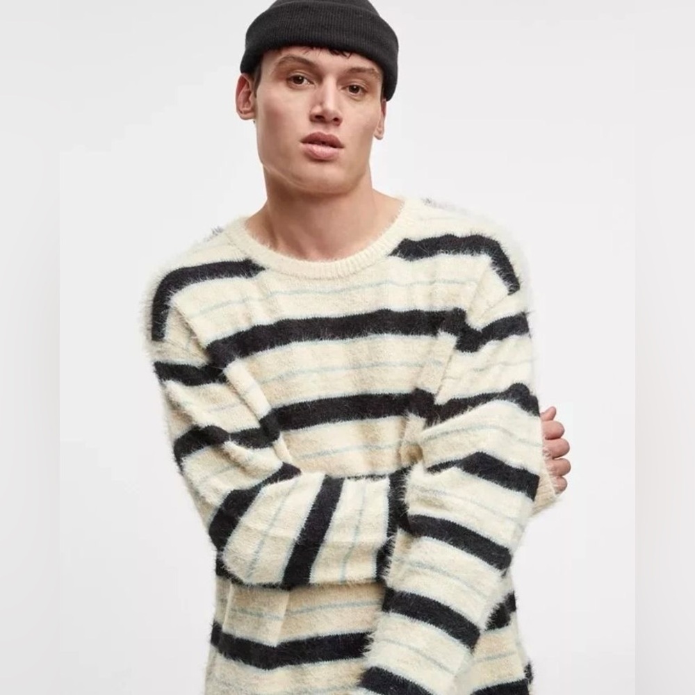 Mode of One Men's Large Ecru Blue Striped Relaxed Soft Eyelash Sweater NWOT